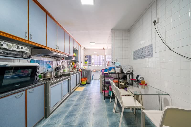 925 Jurong West Street 92 HDB Flat For Sale at S$ 428,000 | PropertyGuru Singapore - Kitchen
