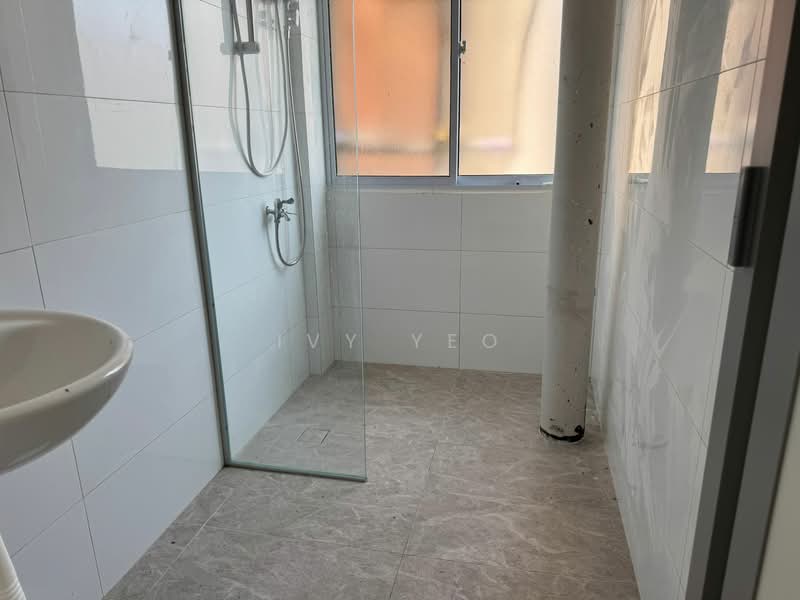 Ever Lodge, 685 Geylang Road, 3 Bedrooms, 1,033 sqft, Apartment For Rent, by Ivy Yeo, 500096281 - Bathroom - PropertyGuru.com.sg