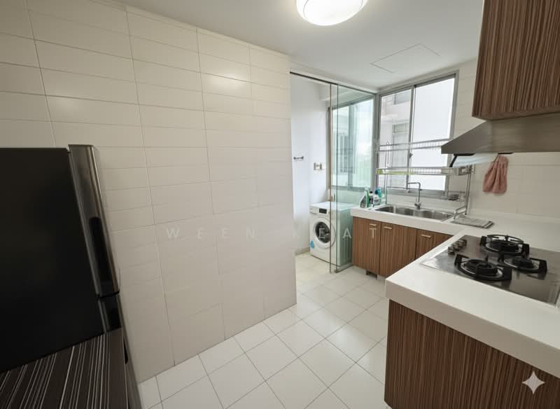 The Lakeshore, 31 Jurong West Street 41, Room Rental, 1,200 sqft, Condominium For Rent, by Ween Keat, 500096294 - Kitchen - PropertyGuru.com.sg