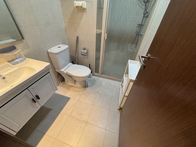 The Lakeshore, 31 Jurong West Street 41, Room Rental, 1,200 sqft, Condominium For Rent, by Ween Keat, 500096294 - Bathroom - PropertyGuru.com.sg