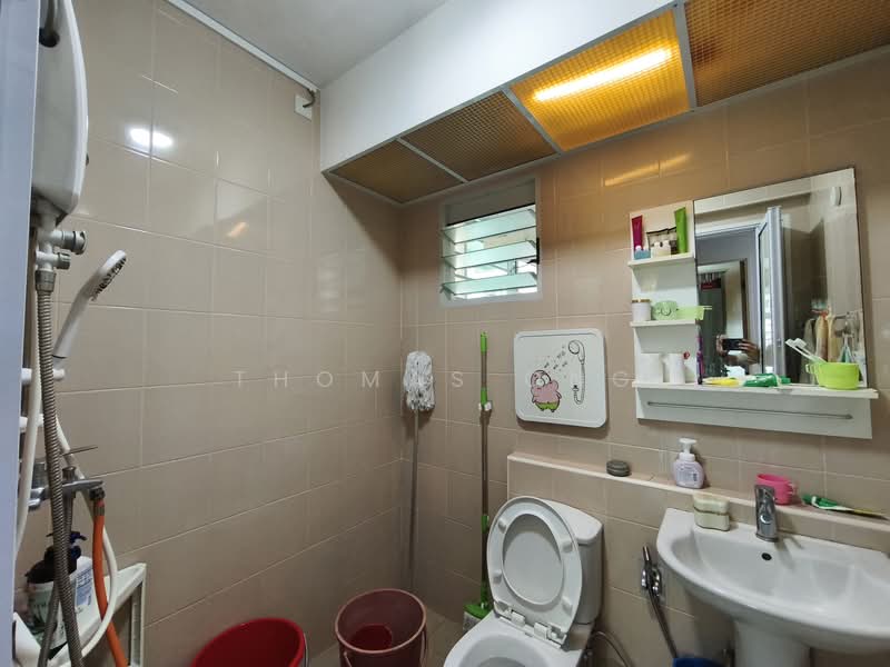 887A Woodlands Drive 50 HDB Flat For Sale at S$ 660,000 | PropertyGuru Singapore - Bathroom
