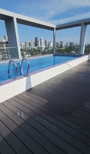 ⭐Duplex Penthouse with Large Pool at Roof Terrace⭐, , 4 Bedrooms, 3,445 sqft, Condominium For Rent, by Darren Teo, 500096344 - Pool - PropertyGuru.com.sg