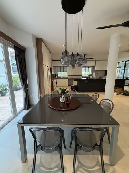 Bungalow with private pool at Frankel/ Dunbar, Frankel avenue/ Dunbar walk/ Siglap, 6 Bedrooms, 4,600 sqft, Detached House For Rent, by Candice Tan, 500096347 - Kitchen - PropertyGuru.com.sg