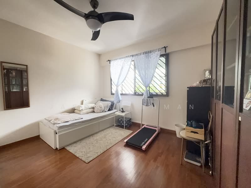 942 Tampines Avenue 5 HDB Flat For Sale at S$ 1,050,000 | PropertyGuru Singapore