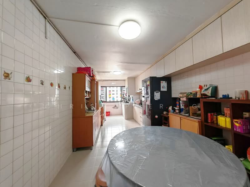 8 Teck Whye Avenue HDB Flat For Sale at S$ 470,000 | PropertyGuru Singapore - Kitchen