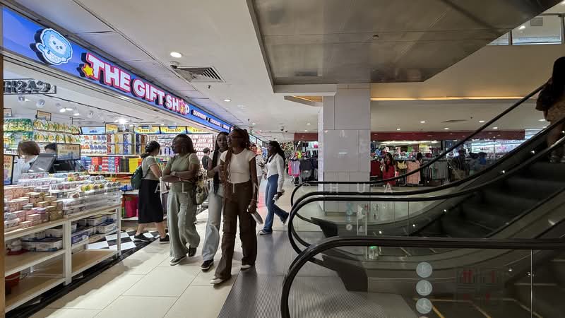 Lucky Plaza, 304 Orchard Road, 280 sqft, Mall Shop For Sale, by Alvin Chua, 500096367 - Interior - CommercialGuru.com.sg
