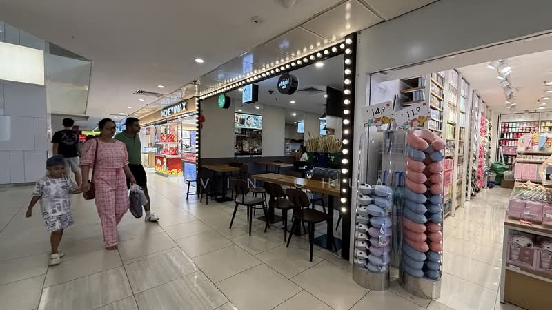 Lucky Plaza, 304 Orchard Road, 280 sqft, Mall Shop For Sale, by Alvin Chua, 500096367 - Interior - CommercialGuru.com.sg