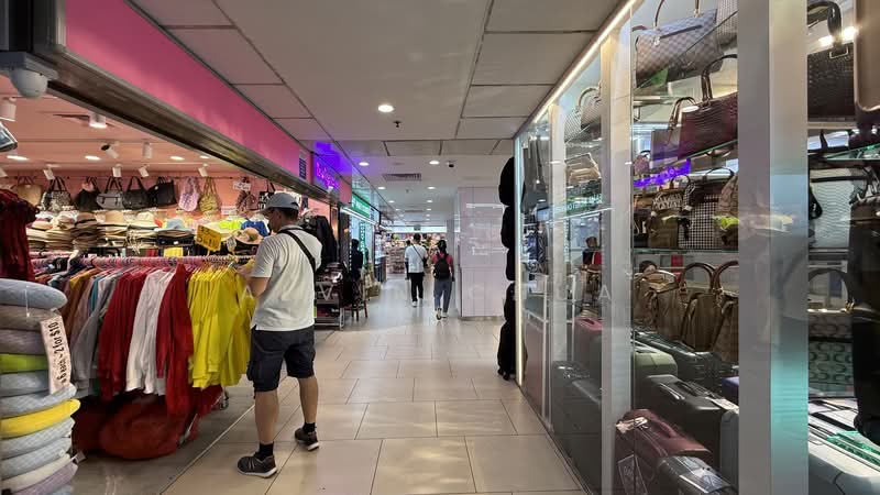 Lucky Plaza, 304 Orchard Road, 280 sqft, Mall Shop For Sale, by Alvin Chua, 500096367 - Interior - CommercialGuru.com.sg