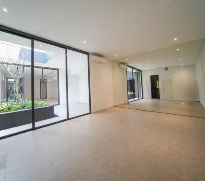 ❤️❤️D10 VIEW NOW !! BRAND NEW BUNGALOW. HUGE BASEMENT. LIFT & POOL ☎️ JEAN 93571119, Jalan Kebaya/Holland Grove Drive/Mt Sinai/Grove Ave, 7 Bedrooms, 10,300 sqft, Bungalow House For Sale, by Jean Ong, 500096384 - Interior - PropertyGuru.com.sg