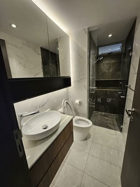 The Ford @ Holland Condominium For Sale at S$ 2,950,000 | PropertyGuru Singapore - Bathroom