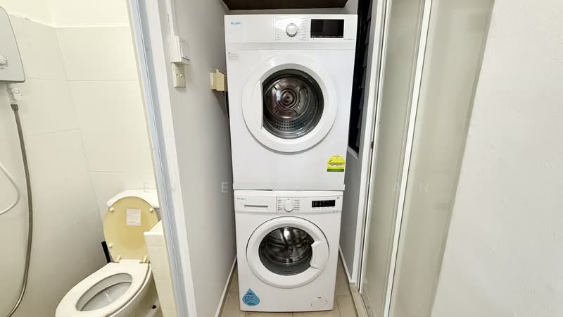 Tanglin View, 150 Prince Charles Crescent, Room Rental, 200 sqft, Condominium For Rent, by Bennedict Tan, 500096388 - Bathroom - PropertyGuru.com.sg