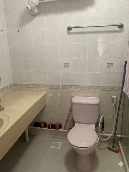 468 Segar Road HDB Flat For Sale at S$ 520,000 | PropertyGuru Singapore - Bathroom