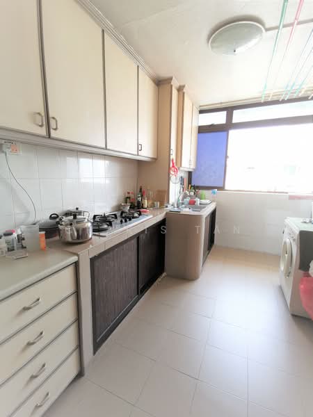 131 Bishan Street 12, 131 Bishan Street 12, Room Rental, 120 sqft, HDB Flat For Rent, by Charis Tan, 500096449 - Kitchen - PropertyGuru.com.sg