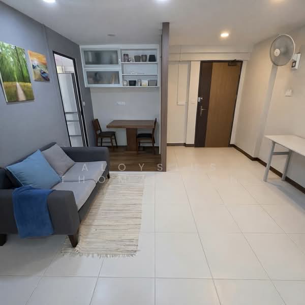 272D Punggol Walk HDB Flat For Sale at S$ 815,000 | PropertyGuru Singapore - Living Room