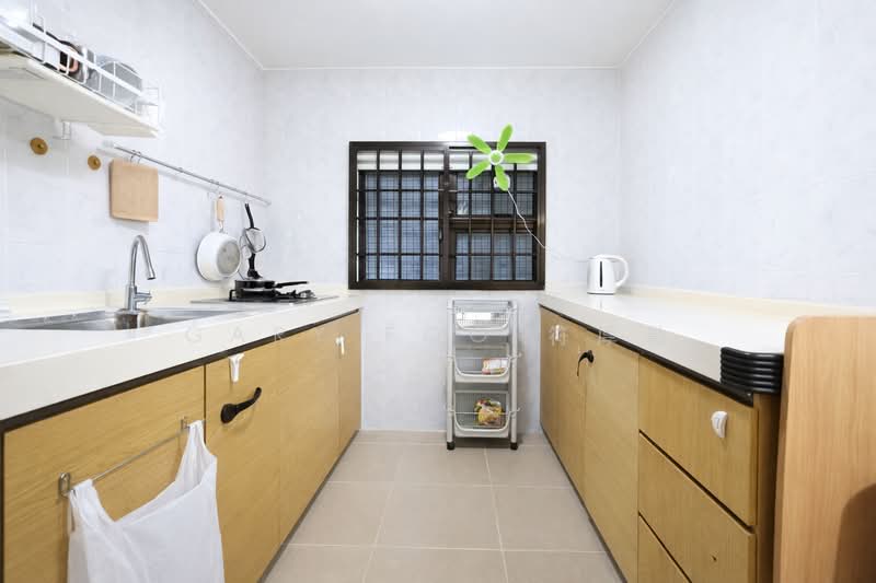 93 Jalan Dua HDB Flat For Sale at S$ 380,000 | PropertyGuru Singapore - Kitchen