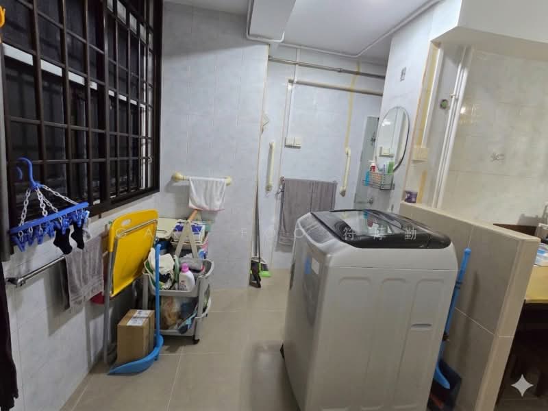 93 Jalan Dua HDB Flat For Sale at S$ 380,000 | PropertyGuru Singapore - Utility
