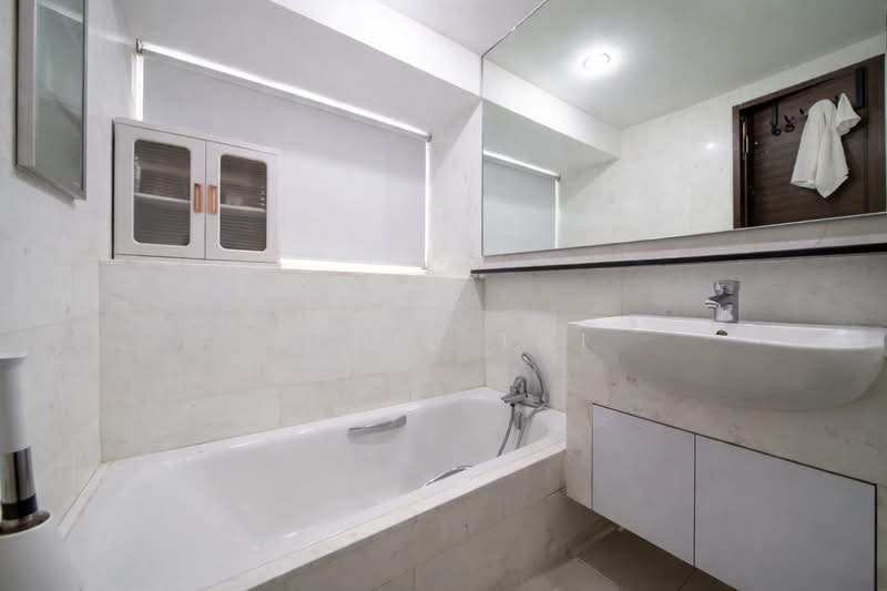Cote D'Azur Condominium For Sale at S$ 3,478,000 | PropertyGuru Singapore - Bathroom