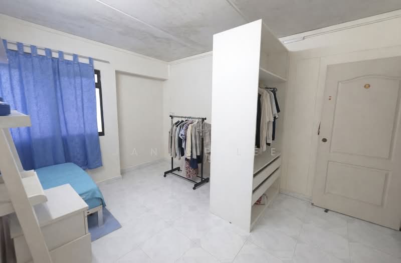 521 Jelapang Road HDB Flat For Sale at S$ 799,999 | PropertyGuru Singapore - Bedroom3