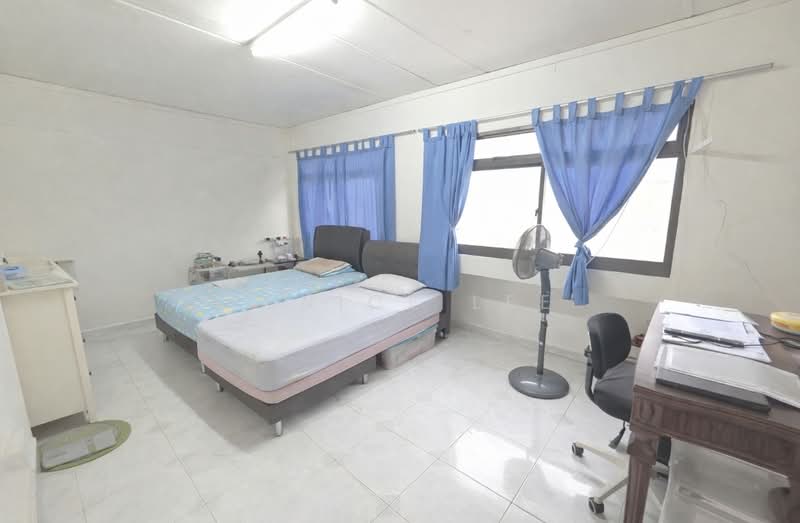 521 Jelapang Road HDB Flat For Sale at S$ 799,999 | PropertyGuru Singapore - Bedroom 2