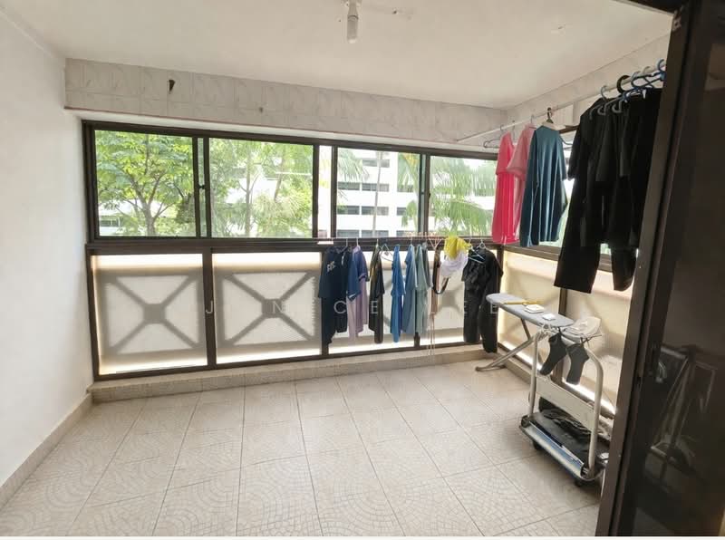 521 Jelapang Road HDB Flat For Sale at S$ 799,999 | PropertyGuru Singapore - Balcony