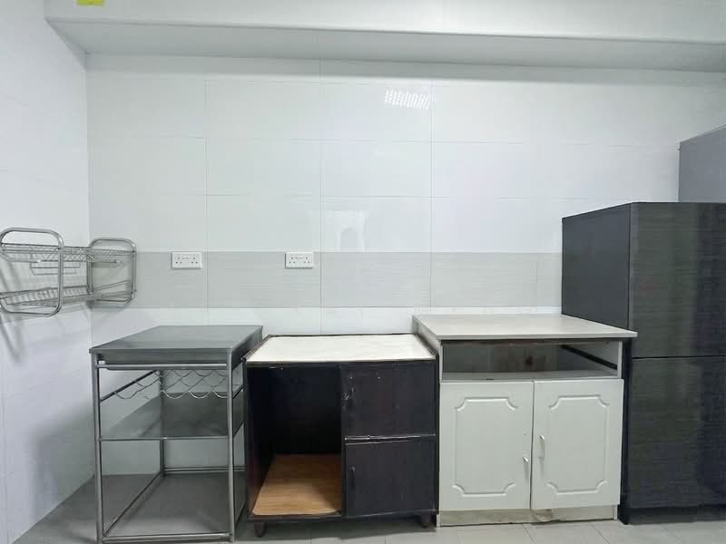 591A Ang Mo Kio Street 51 HDB Flat For Sale at S$ 688,000 | PropertyGuru Singapore - Kitchen