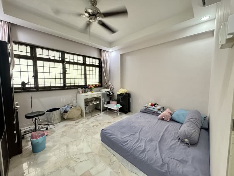 894A Woodlands Drive 50 HDB Flat For Sale at S$ 580,000 | PropertyGuru Singapore - Bedroom