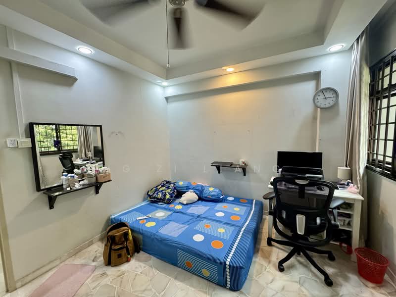 894A Woodlands Drive 50 HDB Flat For Sale at S$ 580,000 | PropertyGuru Singapore - Bedroom