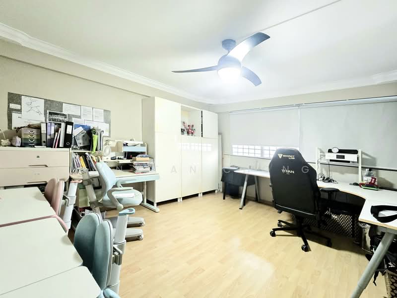 503 Hougang Avenue 8 HDB Flat For Sale at S$ 780,000 | PropertyGuru Singapore - Study