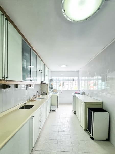 503 Hougang Avenue 8 HDB Flat For Sale at S$ 780,000 | PropertyGuru Singapore - Kitchen