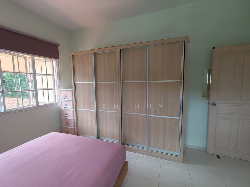 Thrift Drive, Thrift Drive, Room Rental, 300 sqft, Terraced House For Rent, by Alan Huy, 500096565 - Bedroom - PropertyGuru.com.sg