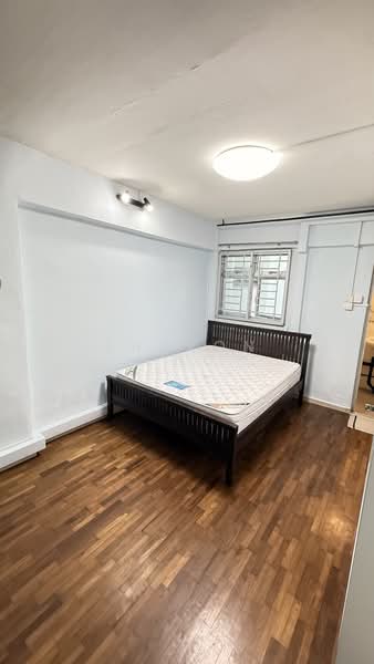 456 Ang Mo Kio Avenue 10 HDB Flat For Sale at S$ 475,000 | PropertyGuru Singapore - Bedroom