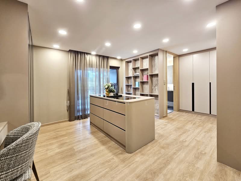 D11 Brand New Freehold Landed in Novena | Novelle Collection Terraced House For Sale at S$ 9,388,000 | PropertyGuru Singapore - Walk-in Wardrobe