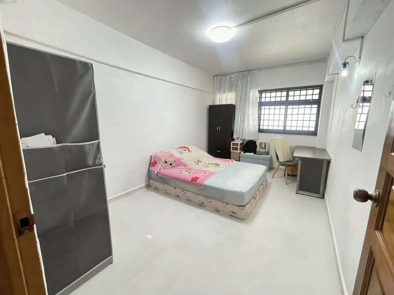108 Bukit Batok West Avenue 6 HDB Flat For Sale at S$ 548,000 | PropertyGuru Singapore - Bedroom