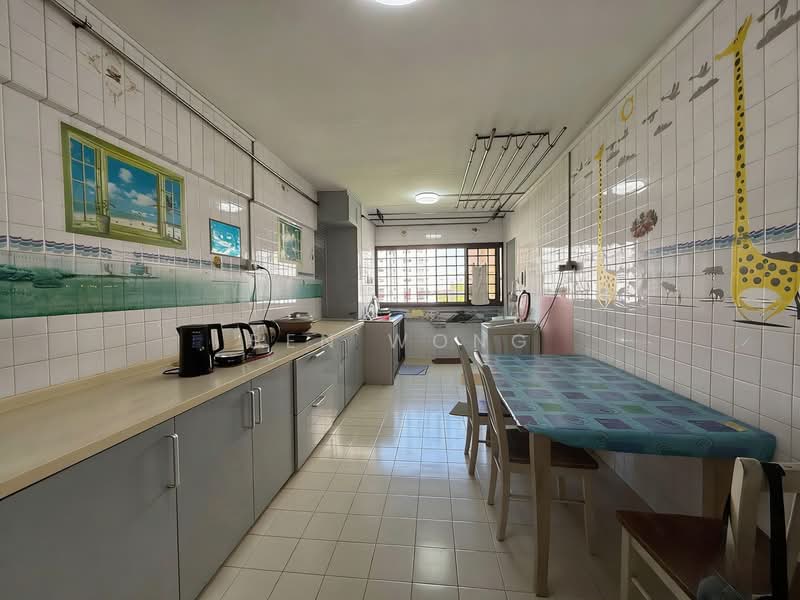 108 Bukit Batok West Avenue 6 HDB Flat For Sale at S$ 548,000 | PropertyGuru Singapore - Kitchen