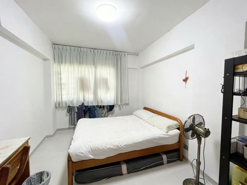 108 Bukit Batok West Avenue 6 HDB Flat For Sale at S$ 548,000 | PropertyGuru Singapore - Bedroom