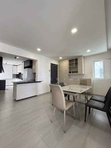 425 Fajar Road, 425 Fajar Road, 4 Bedrooms, 1,313 sqft, HDB Flat For Sale, by Semantha Soon, 500096604 - Dining - PropertyGuru.com.sg