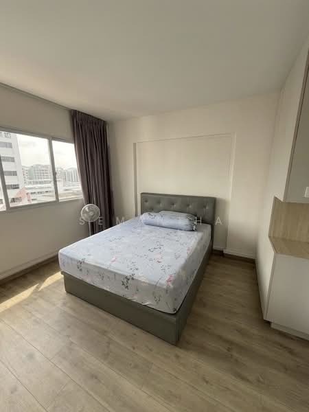 425 Fajar Road, 425 Fajar Road, 4 Bedrooms, 1,313 sqft, HDB Flat For Sale, by Semantha Soon, 500096604 - Master Bedroom - PropertyGuru.com.sg