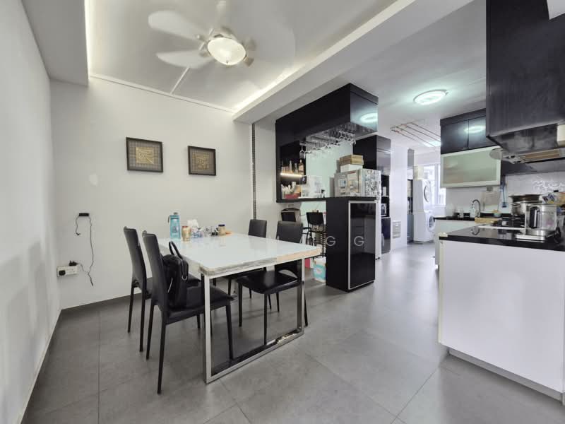 428 Pasir Ris Drive 6 HDB Flat For Sale at S$ 710,000 | PropertyGuru Singapore - Dining Room