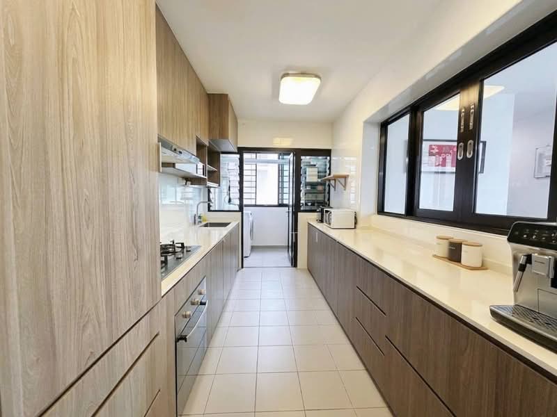 807C Choa Chu Kang Avenue 1 HDB Flat For Sale at S$ 665,000 | PropertyGuru Singapore - Kitchen