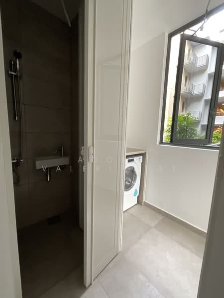 Verdale Condominium For Sale at S$ 3,250,000 | PropertyGuru Singapore - Bathroom