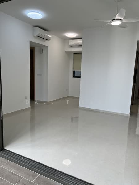 Midwood Condominium For Sale at S$ 1,648,800 | PropertyGuru Singapore - Multi use study room with windows 