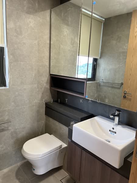 Midwood Condominium For Sale at S$ 1,648,800 | PropertyGuru Singapore - Lovely Bathroom with windows 