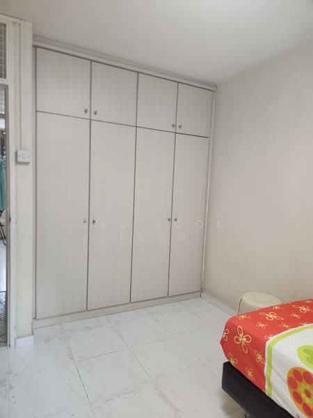 57 Lorong 5 Toa Payoh HDB Flat For Sale at S$ 328,000 | PropertyGuru Singapore - Bedroom