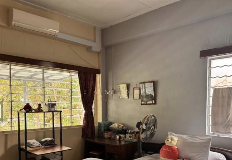 D11 RARE REGULAR PLOT SUIT REBUILD. JEAN 93571119 Semi-Detached House For Sale at S$ 11,200,000 | PropertyGuru Singapore - Bedroom