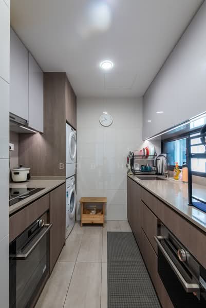 Avenue South Residence Condominium For Sale at S$ 2,530,000 | PropertyGuru Singapore - Kitchen