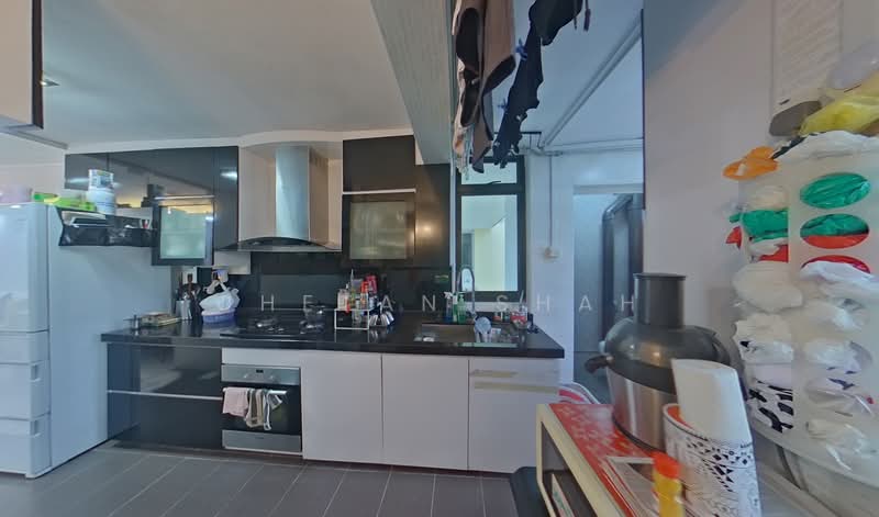 81 Commonwealth Close, 81 Commonwealth Close, 2 Bedrooms, 646 sqft, HDB Flat For Sale, by Chetan Shah, 500096687 - Kitchen - PropertyGuru.com.sg