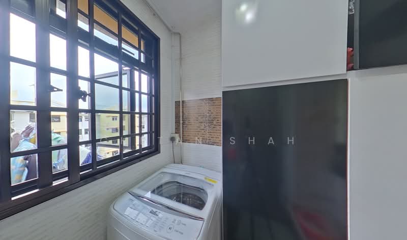 81 Commonwealth Close, 81 Commonwealth Close, 2 Bedrooms, 646 sqft, HDB Flat For Sale, by Chetan Shah, 500096687 - Balcony - PropertyGuru.com.sg