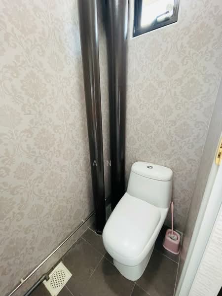 81 Commonwealth Close, 81 Commonwealth Close, 2 Bedrooms, 646 sqft, HDB Flat For Sale, by Chetan Shah, 500096687 - Bathroom - PropertyGuru.com.sg