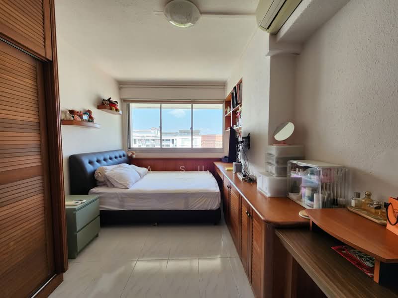 487C Tampines Street 45 HDB Flat For Sale at S$ 650,000 | PropertyGuru Singapore - Bedroom