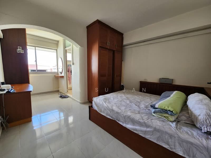 487C Tampines Street 45 HDB Flat For Sale at S$ 650,000 | PropertyGuru Singapore - Bedroom